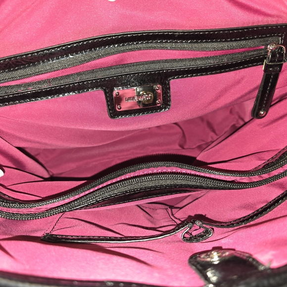 Nine West Elegant Snakeskin Pattern Tote Bag Set with Matching Coin Purse - Picture 7 of 10